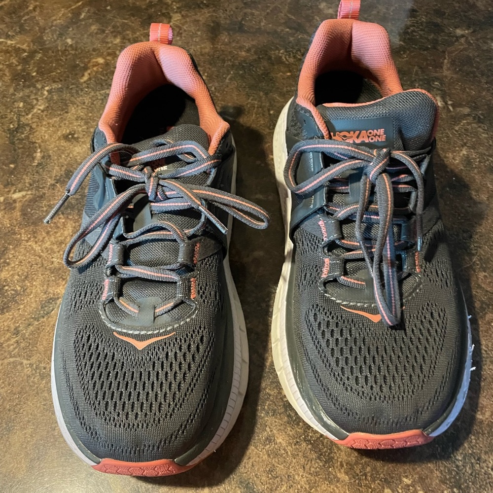 Womens 7.5 Hoka graviota 2
